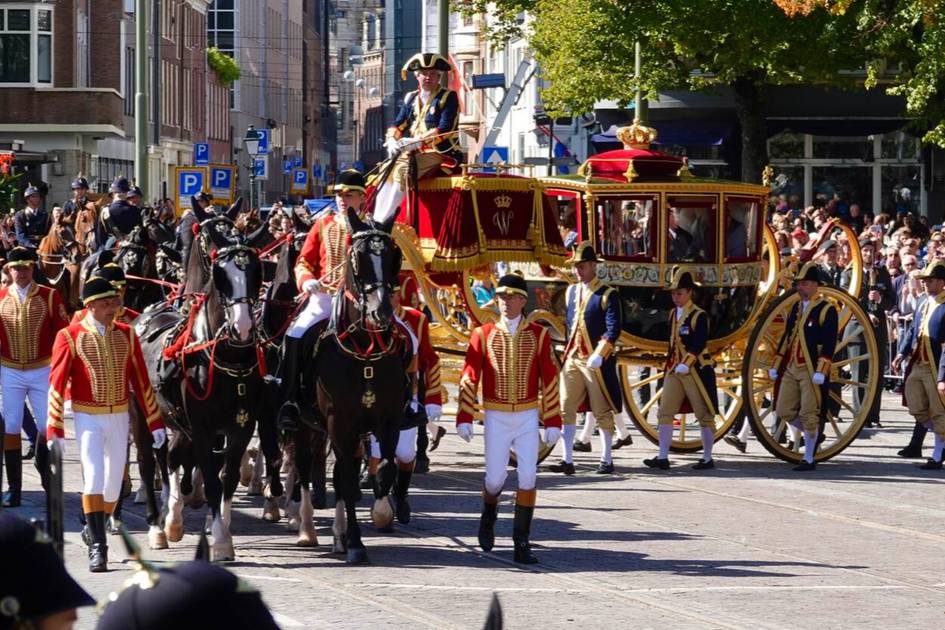 In Beeld De Hoedjesparade Van Prinsjesdag 2023 in-beeld-de-hoedjesparade-van-prinsjesdag-2023