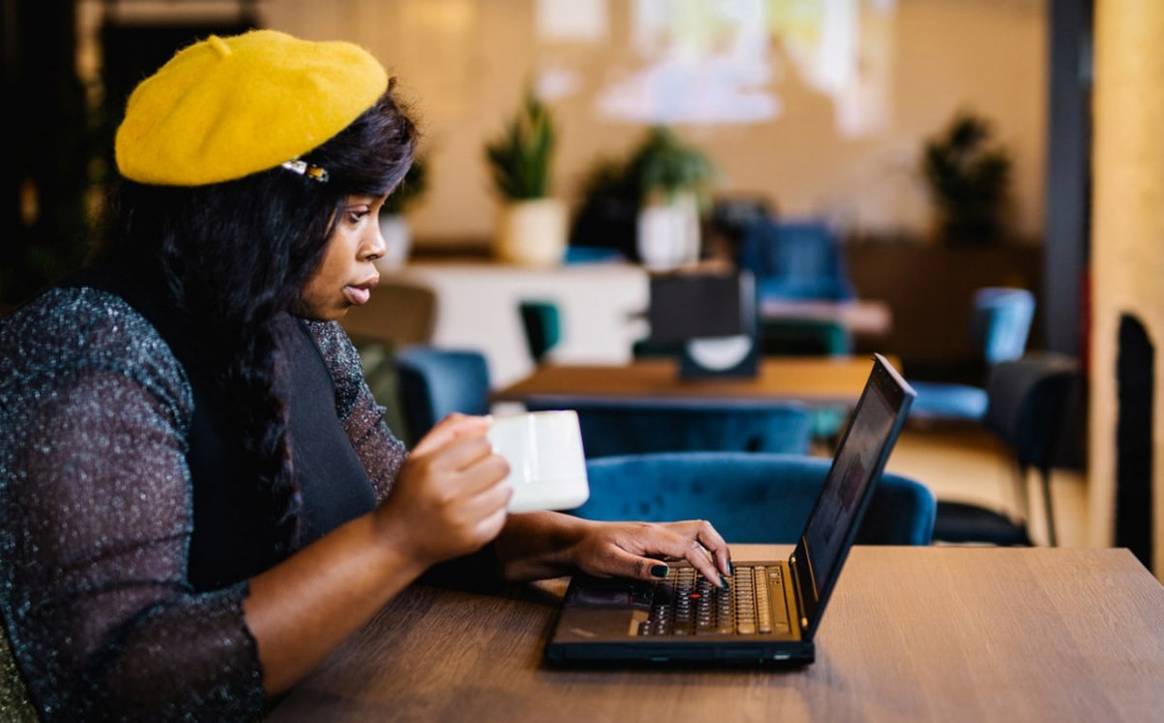 Navabi makes stock photos available that show women with curves