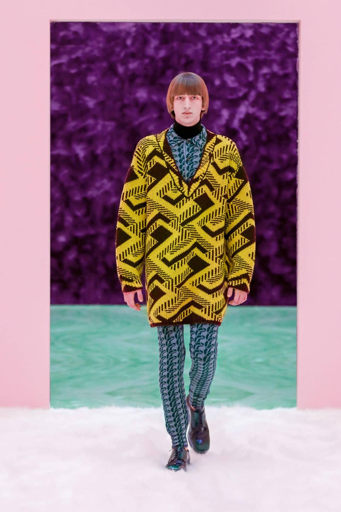 Prada ahonda en su dualismo con una colección de “bodys” masculinos durante la Milan Fashion Week