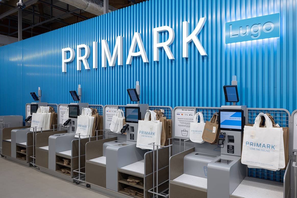Tienda de Primark en el centro comercial As Termas de Lugo (España).