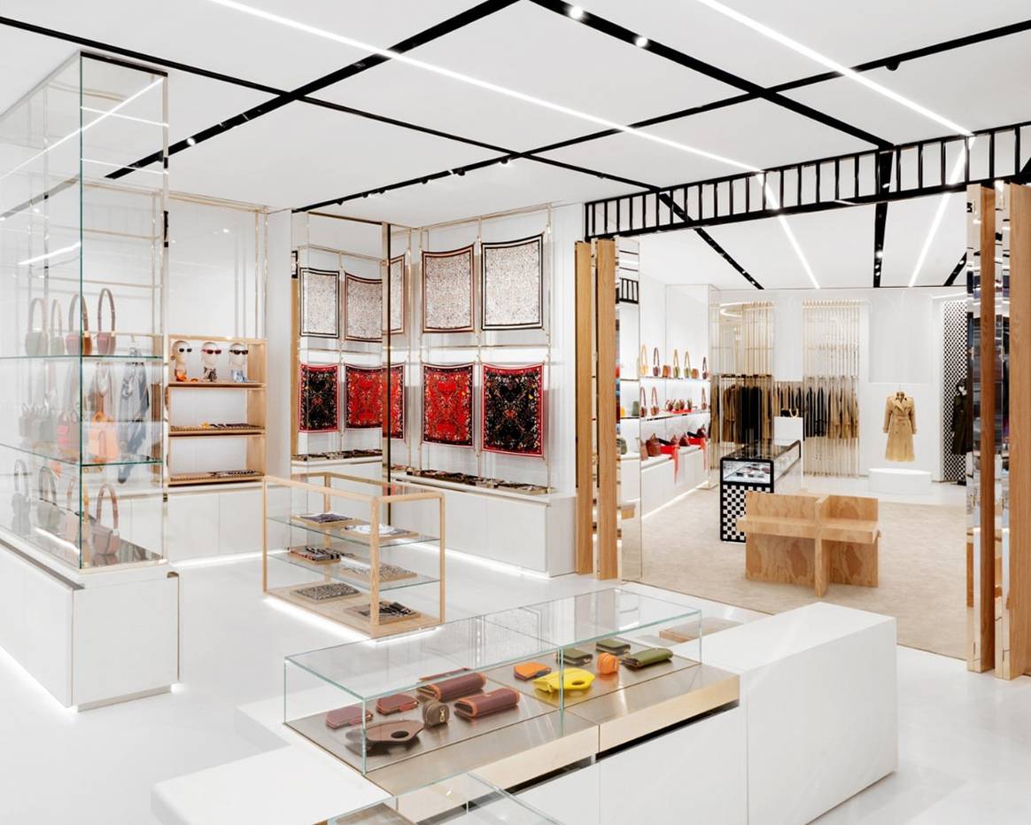Más “british”, más lujo: Burberry abre las puertas de su nueva flagship de Londres