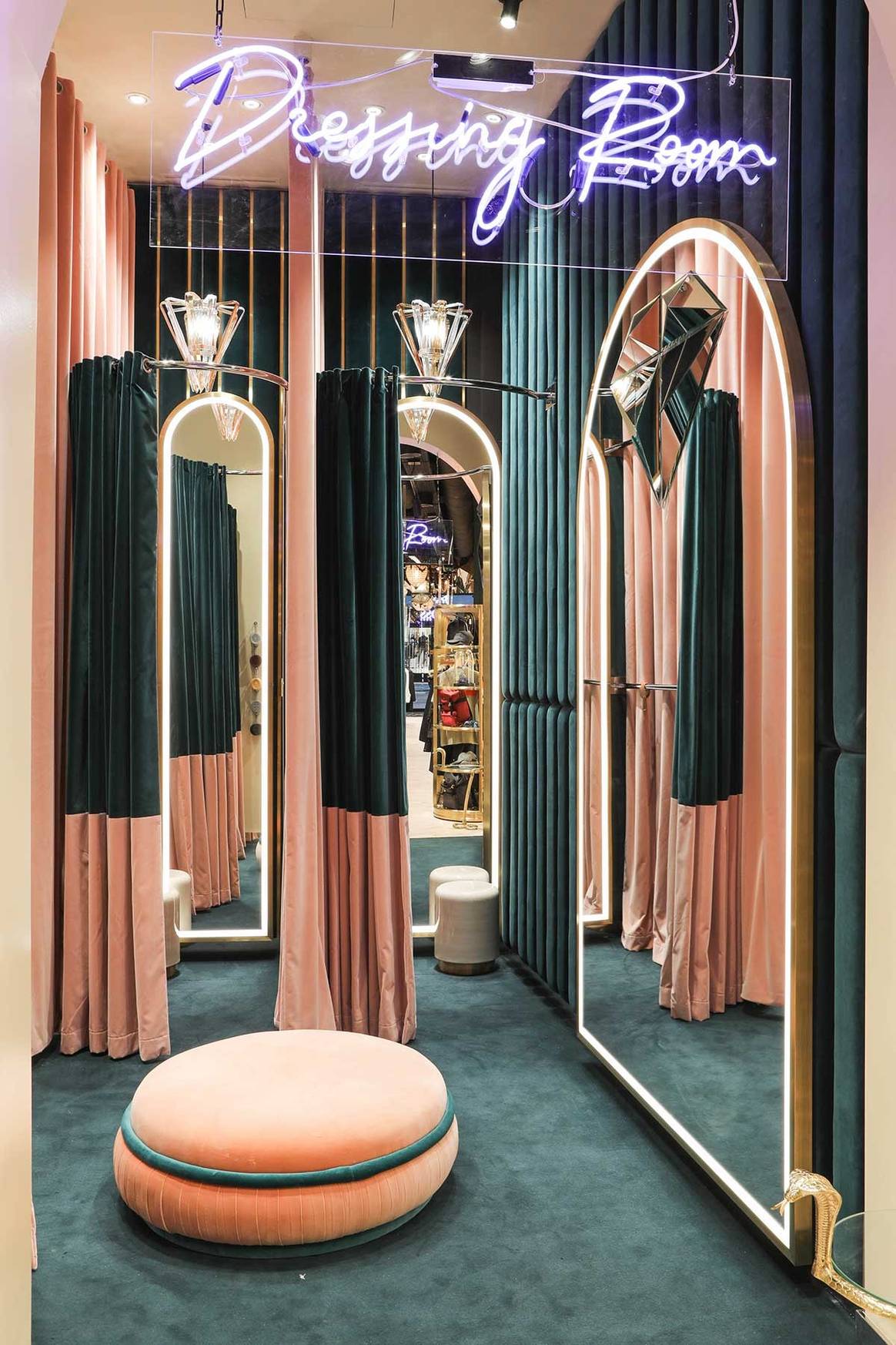 Binnenkijken: Ted Baker opent eerste Belgische winkel