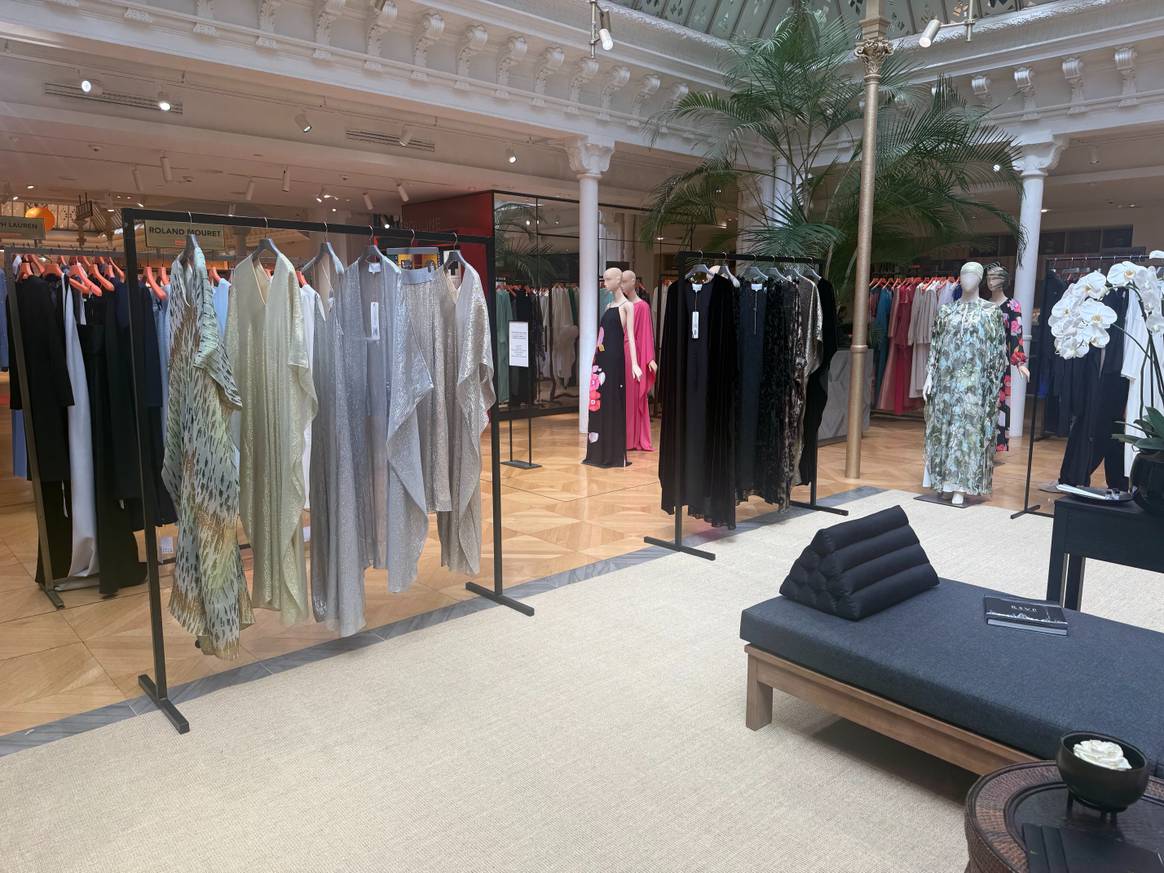 Des pièces signées Marie France Van Damme, présentée au Bon Marché.