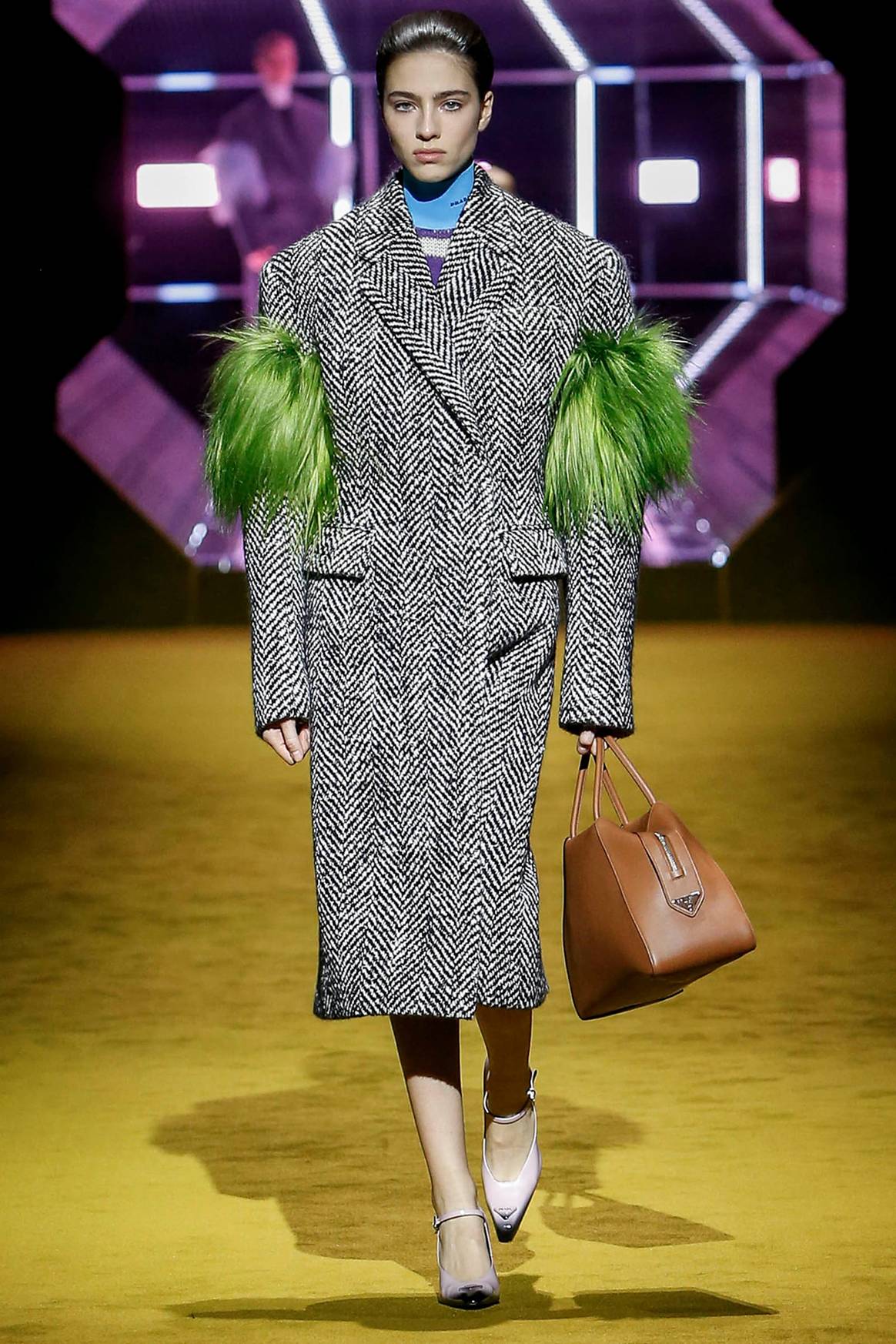 Photo Credits: Prada, colección para mujer para la temporada Otoño/Invierno FW 2022 Womesnwear. Prada, página oficial.