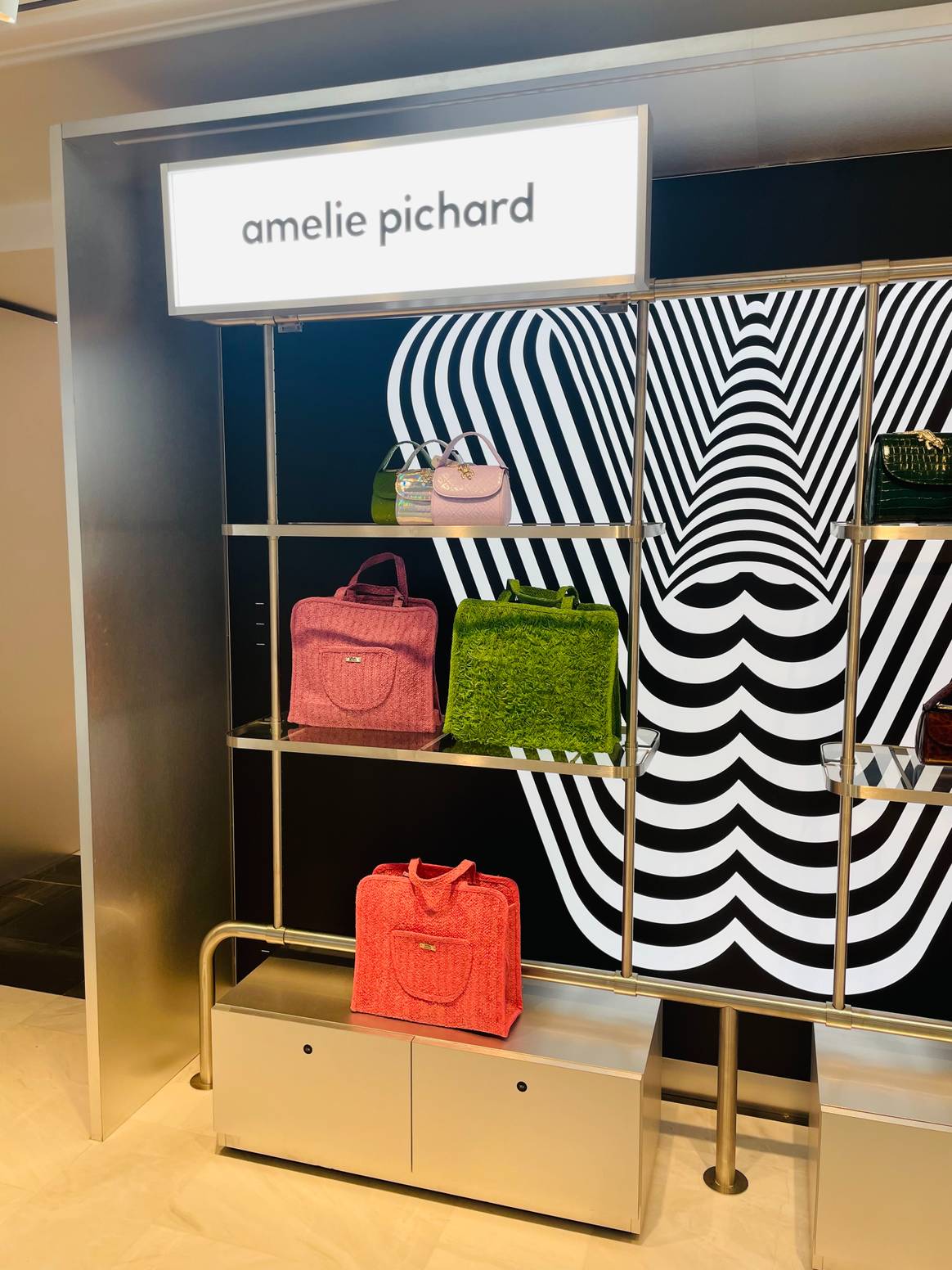 Marcas fashion en la tienda Wow concept en la calle Gran Vía de Madrid. Propiedad de la autora.