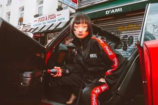 Diesel и Uniqlo выпускают одежду из пластика: готовы ли потребители покупать такую продукцию?