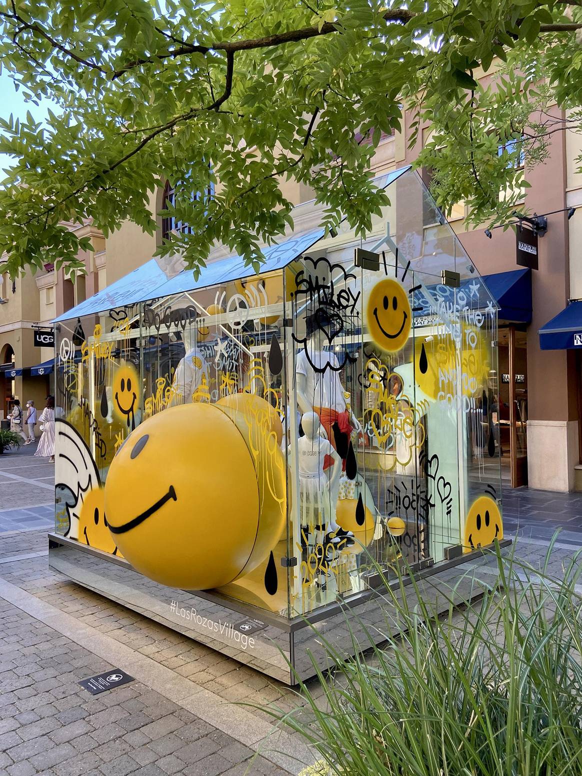 Smiley X DO GOOD en Las Rozas Village