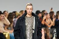 Athletic Chic: Anoraks, parka's en hoodies zijn trendy voor SS25