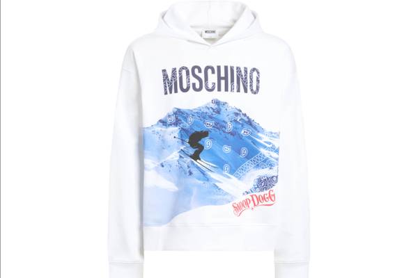 Moschino x Snoop Dogg:  una capsule collection ispirata al mondo dello sci