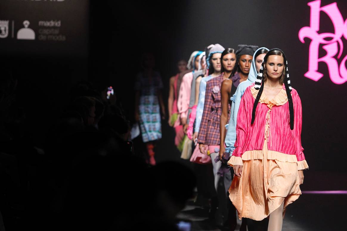 Créditos: Dominika Kozáková, Spring Summer 2024, Ready to Wear. Spotlight Launchmetrics.