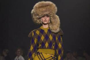 Video: Burberry FW23 