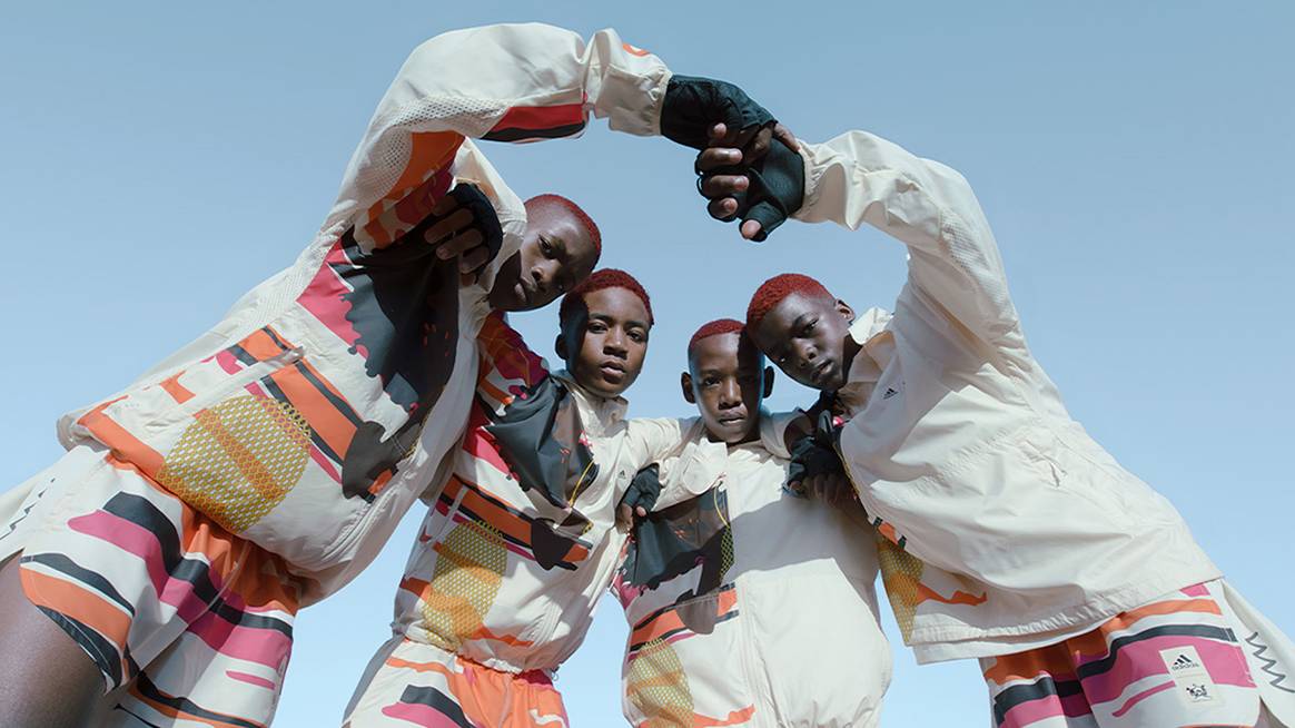 Photo Credits: Colección cápsula de Thebe Magugu para Adidas.
