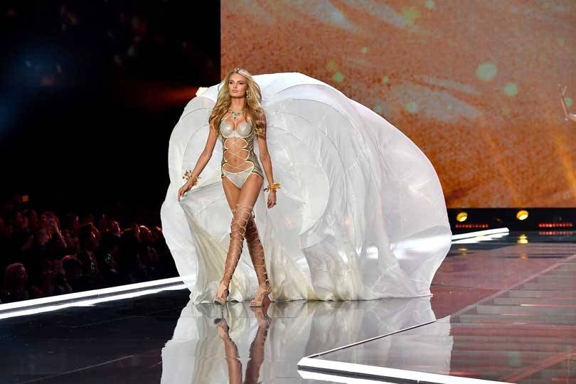 В Шанхае прошло Victoria’s Secret Fashion Show