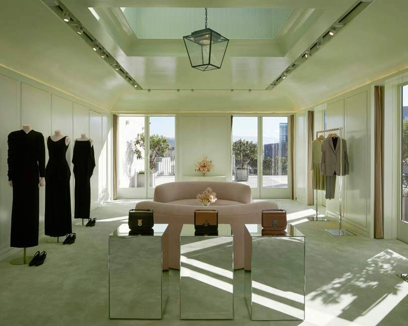 En images : Burberry lance un nouveau concept de vente dans 14 magasins
