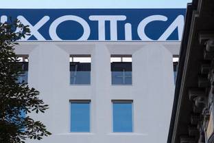 Luxottica kann Jahresumsatz leicht verbessern