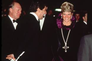 Kleidungsstücke von Prinzessin Diana teuer versteigert