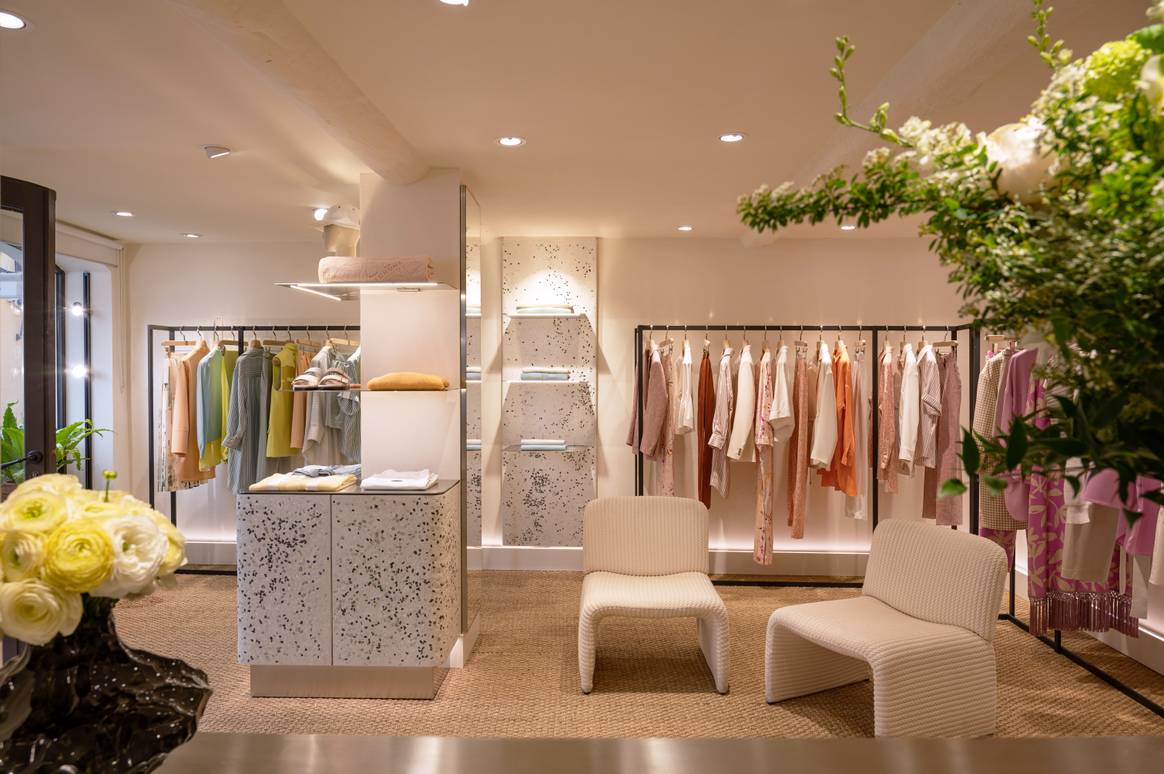 L'intérieur de la boutique Agnona à Saint-Tropez.