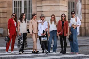 STRONGER TOGETHER in Paris I comma gibt den Auftakt für Herbst/Winter 2021 gemeinsam mit starken Frauen