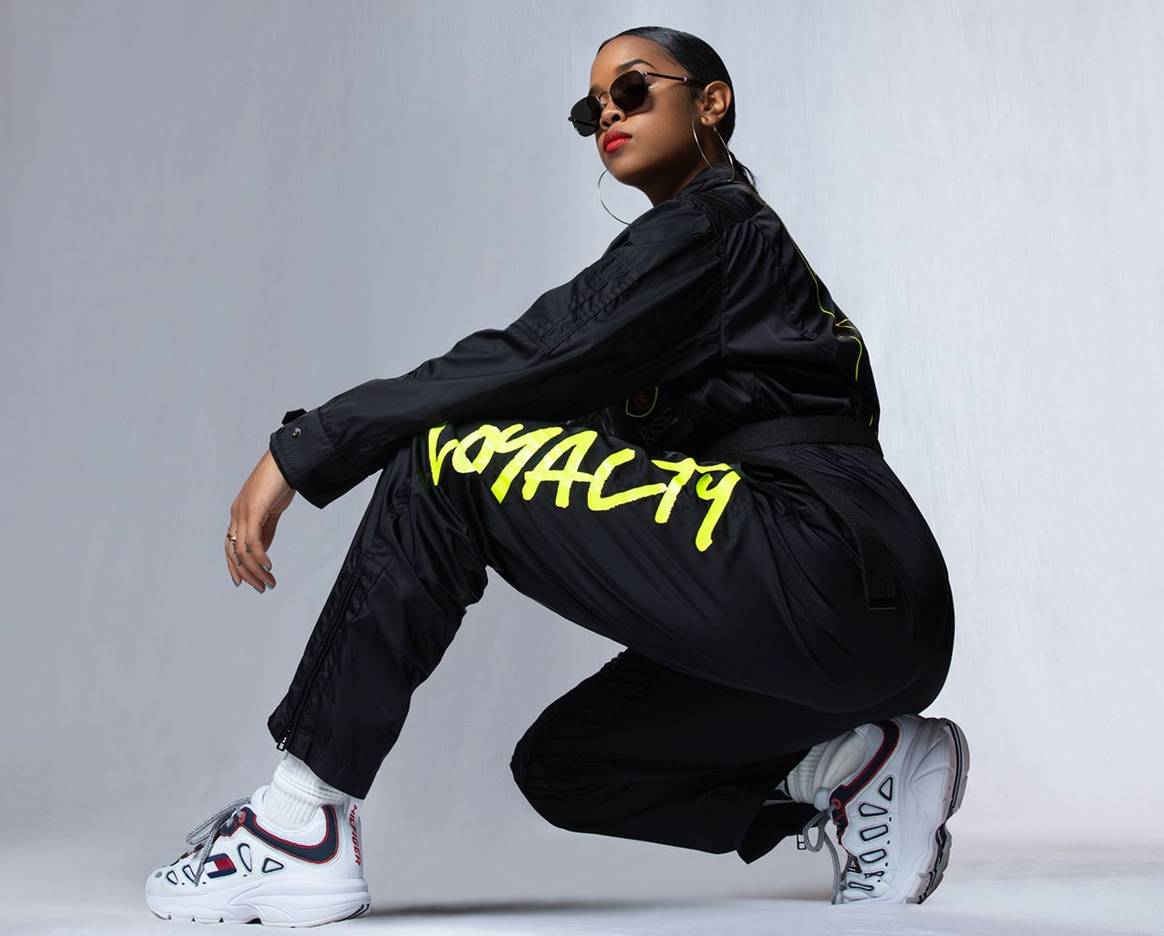 H.E.R., nueva musa de Tommy Hilfiger: colección “sostenible” e “inclusiva”