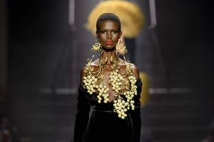 Vídeo: Renacer FW22, Schiaparelli en la Semana de la Alta Costura de París