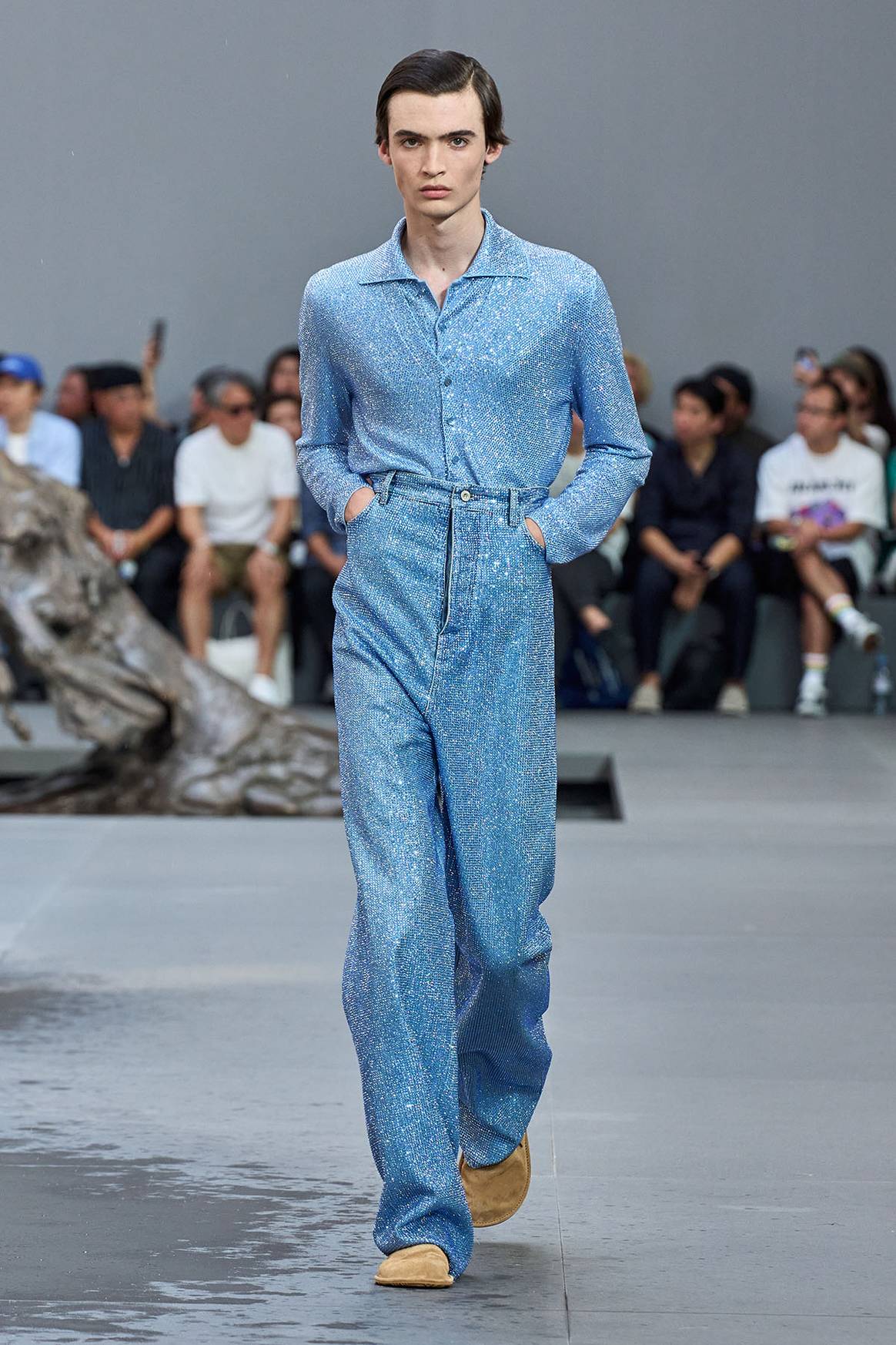 Créditos: Loewe, desfile de presentación de la colección masculina para la temporada de Verano SS24. Fotografía de cortesía.