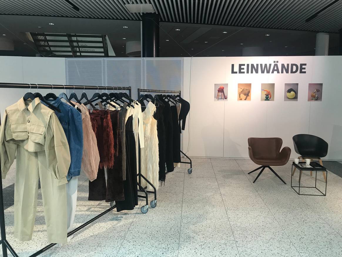 Leinwände, beeld door FashionUnited