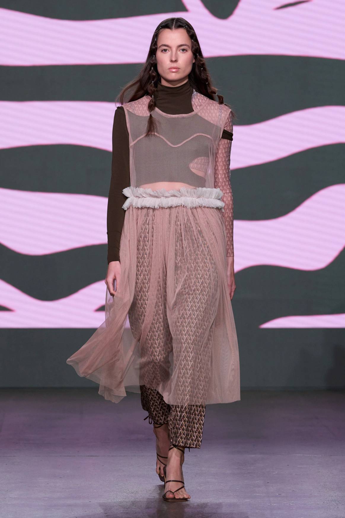 Alex S Yu FW24/ Look 7