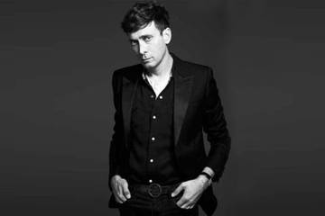 Hedi Slimane ontvangt 9,3 miljoen euro na rechtszaak Kering S.A.