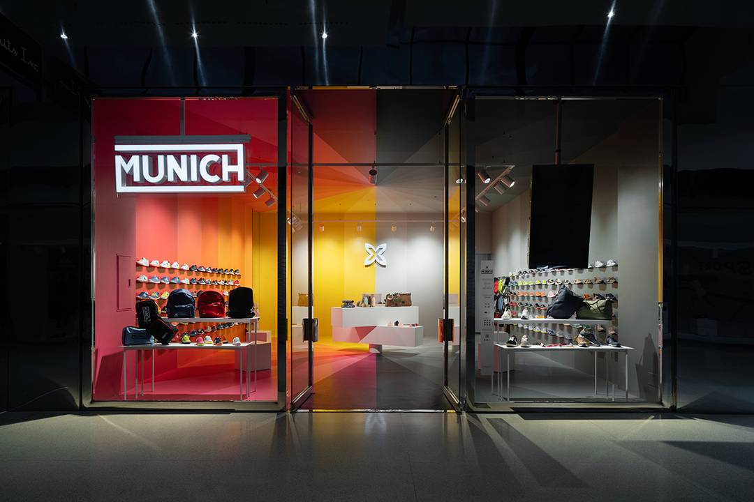 Negozio Munich nel centro commerciale The Style Outlets Coruña di Culleredo, La Coruña (Spagna).
