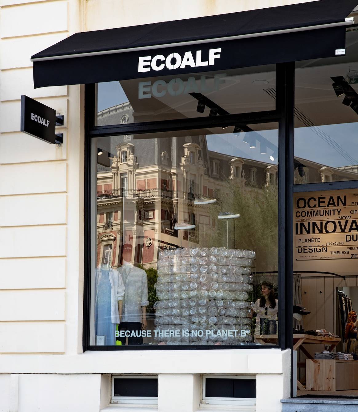 Die Fassade des neuen Stores von Ecoalf in Biarritz