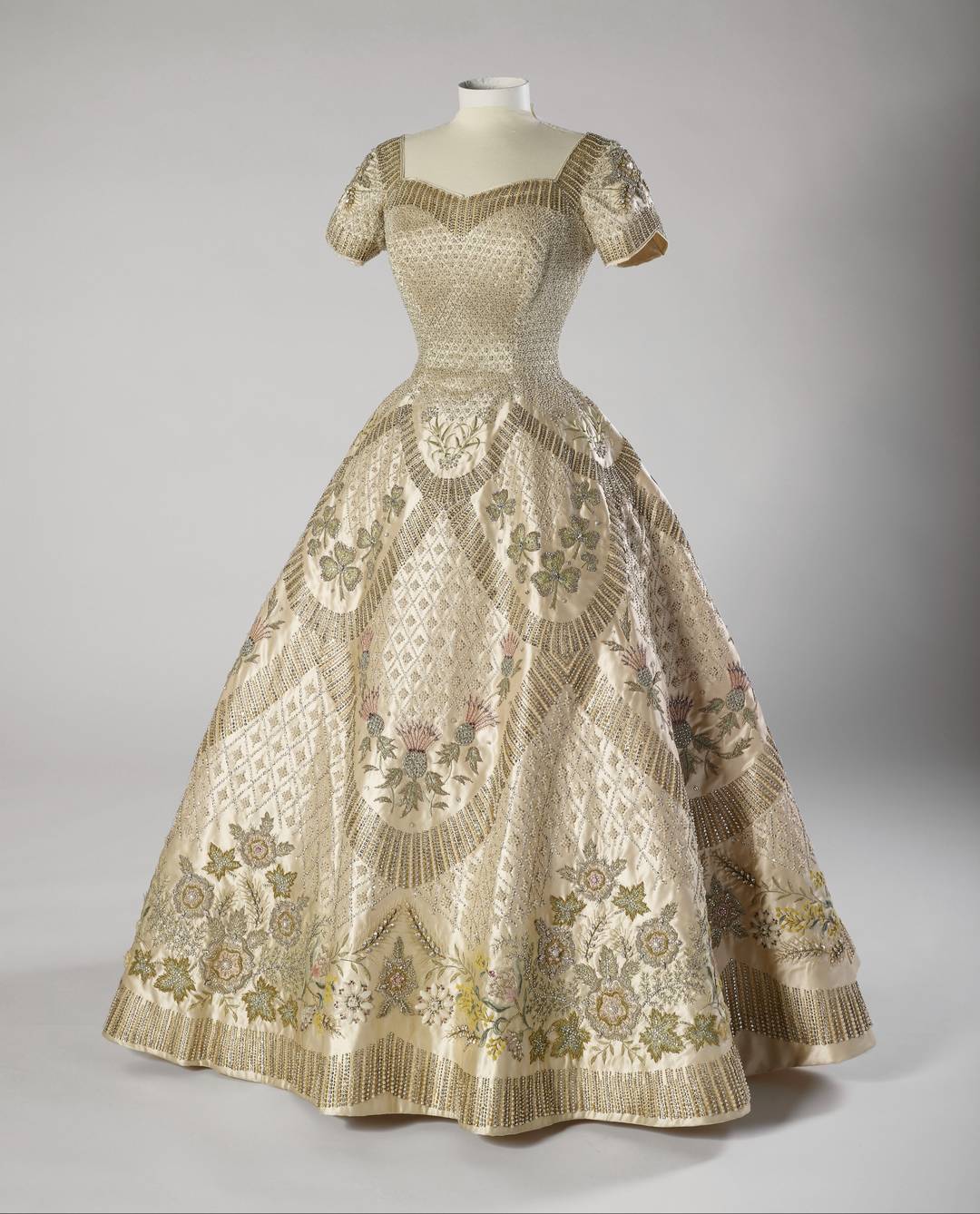 De kroningsjurk van de Koningin, Norman Hartnell, 1953.