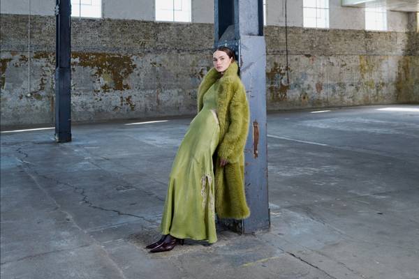 Topshop torna nei negozi fisici nel Regno Unito cinque anni dopo il suo crollo