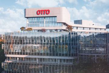 Otto Group schreibt erneut rote Zahlen 