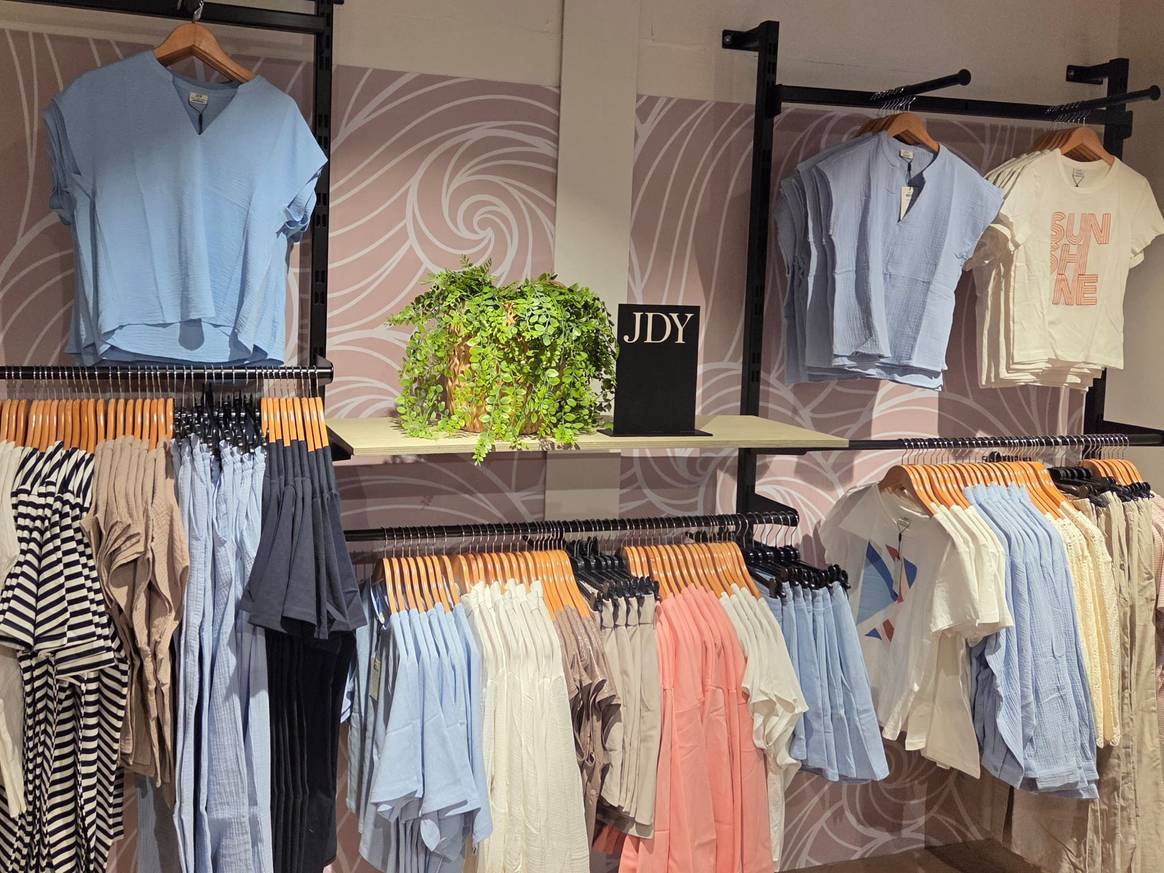 Okay Fashion Groep groeit stevig door en nadert mijlpaal van 100 winkels