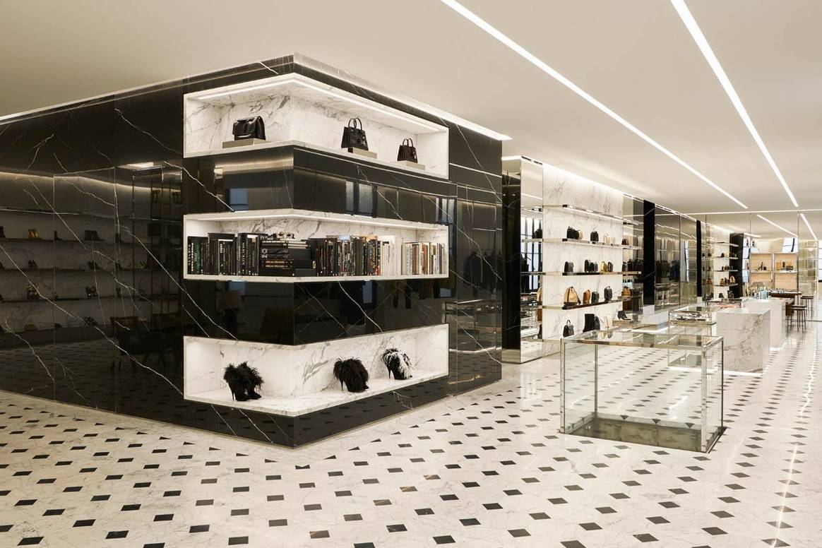 En image : le nouveau concept store Saint Laurent Rive Droite rue Saint Honoré