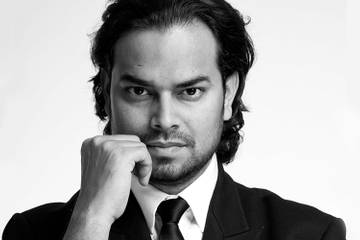 Rahul Mishra, el indio que desea larga vida a los desfiles