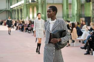 Chanel, Lacoste, Vuitton et Coperni pour clore la Fashion Week