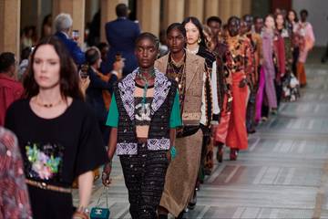 Video: De 22/23 Métiers d’art show van Chanel in Dakar 