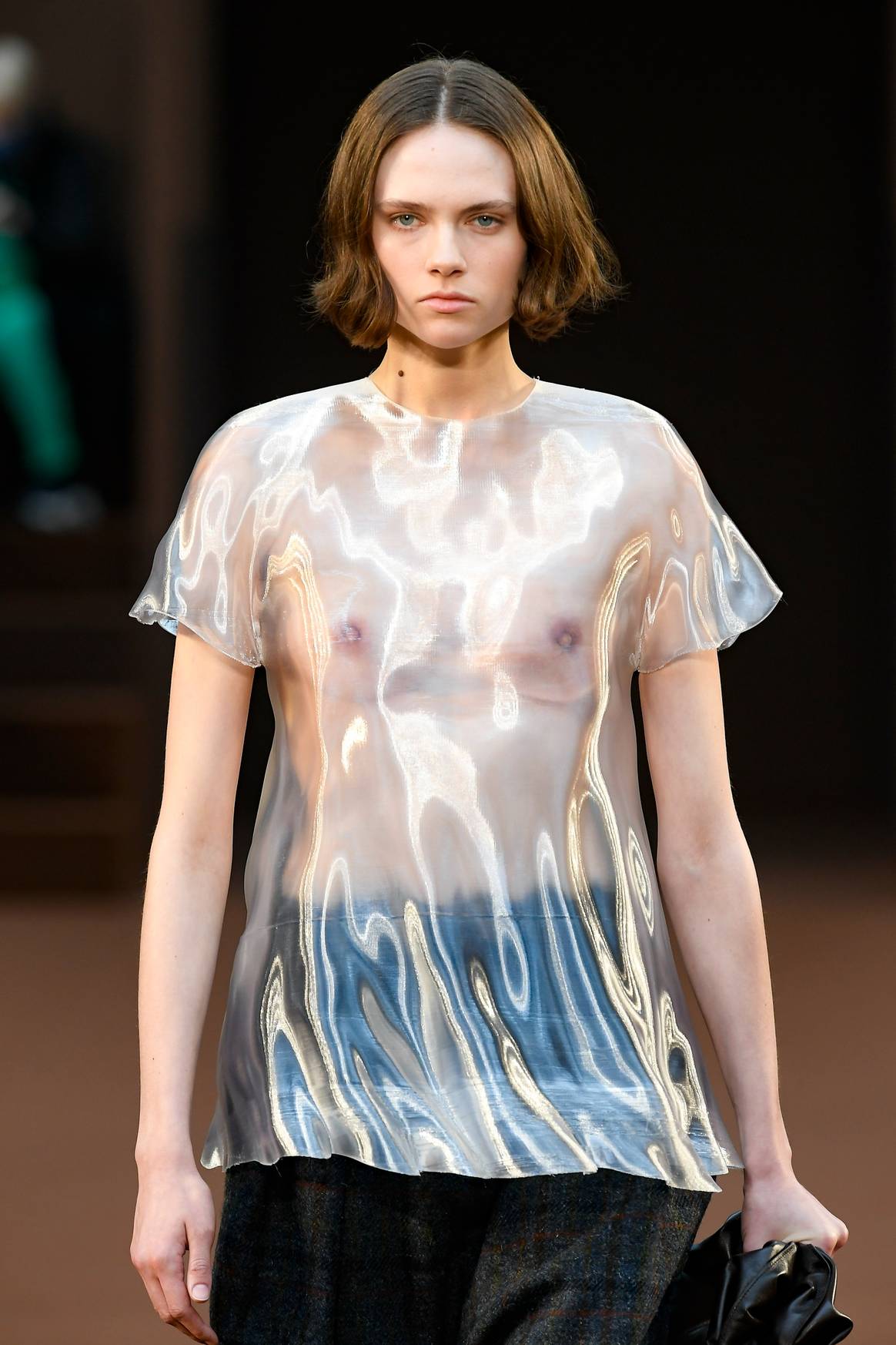 Loewe FW22, beeld via Catwalkpictures.com