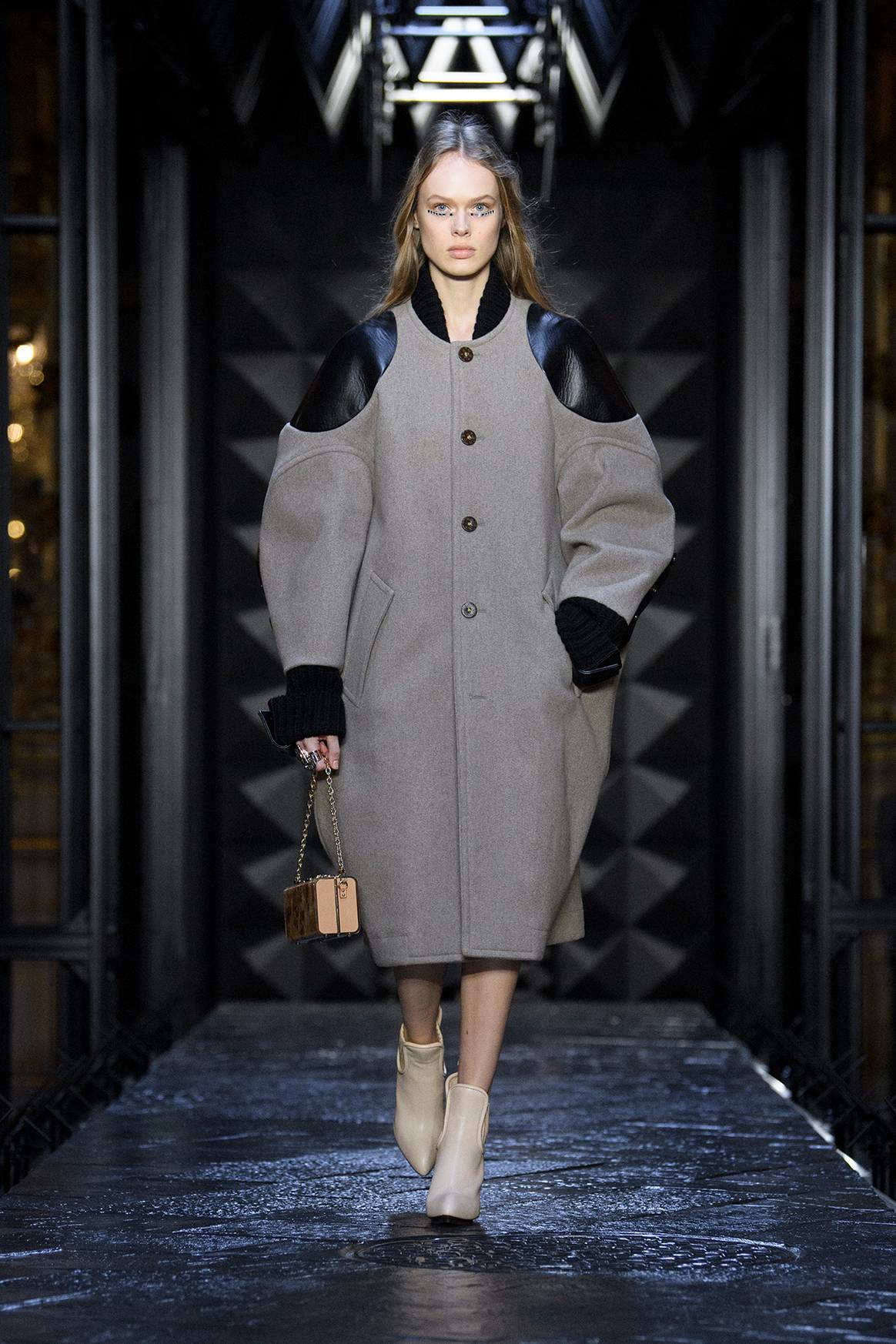 Photo Credits: Louis Vuitton, colección de mujer para la temporada de Otoño/Invierno FW23.