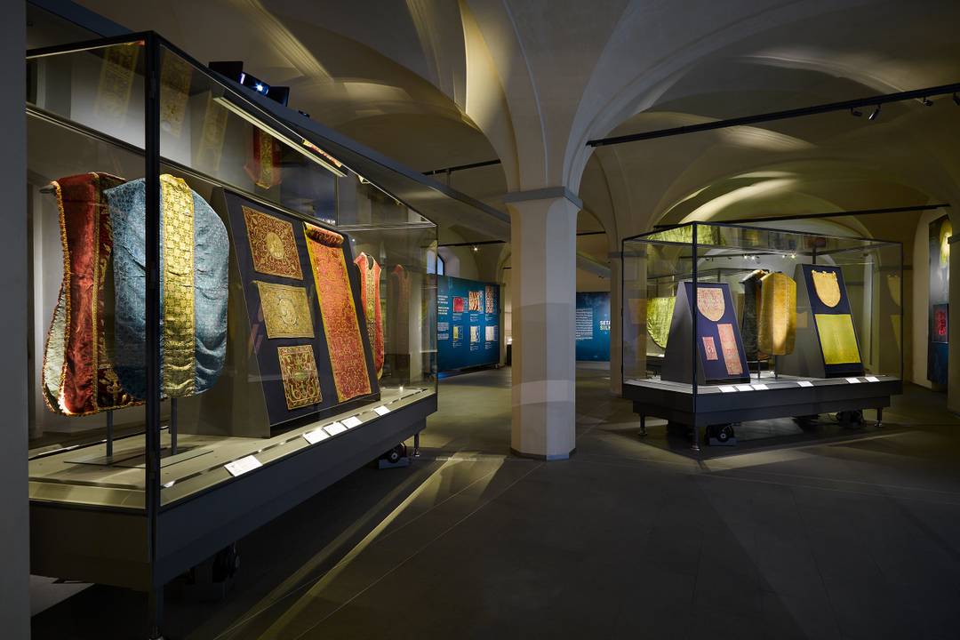 La mostra che celebra il traguardo dei primi cinquant’anni dalla fondazione del Museo del Tessuto