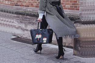G-III Apparel acquires 19 percent stake in Karl Lagerfeld Group