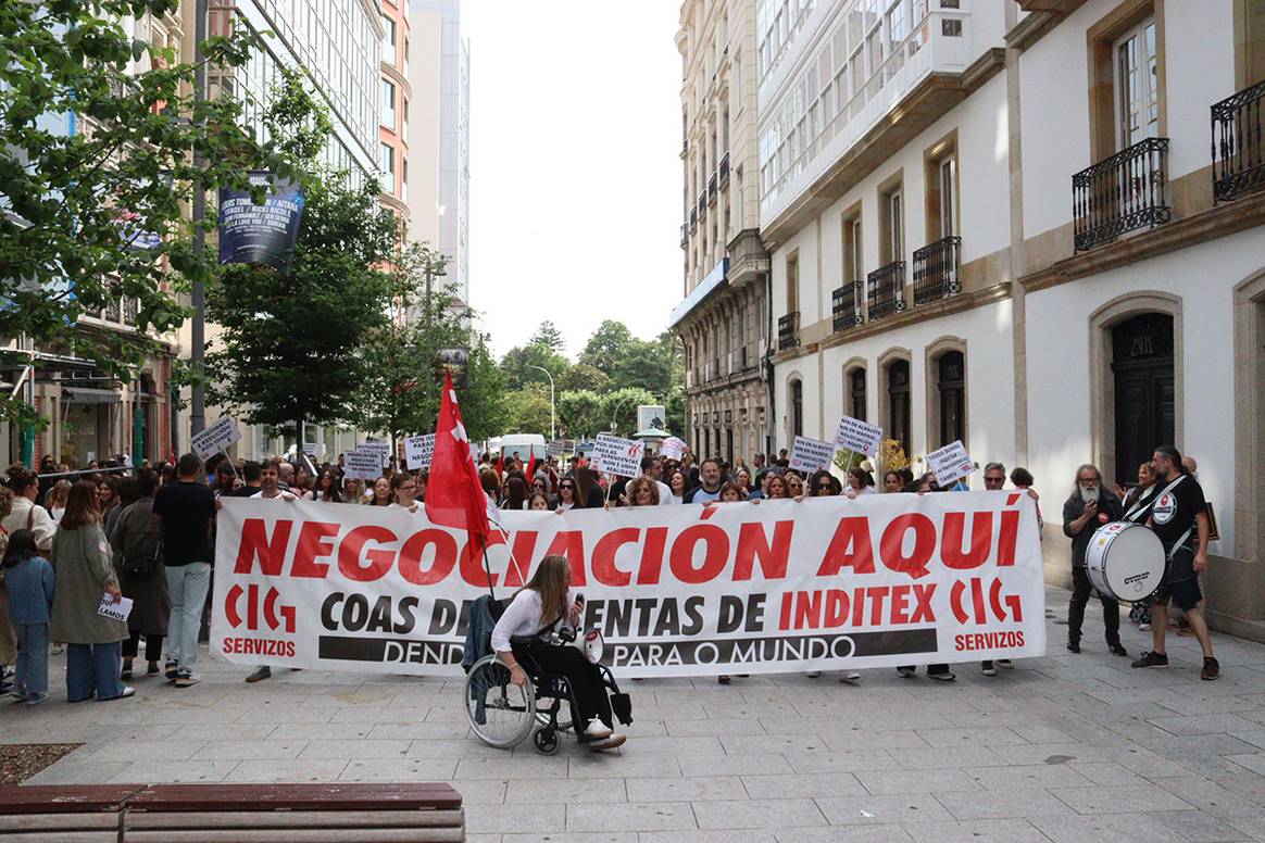 Manifestación de las dependientas de Inditex de la provincia de La Coruña durante la huelga del 27 de junio de 2024.