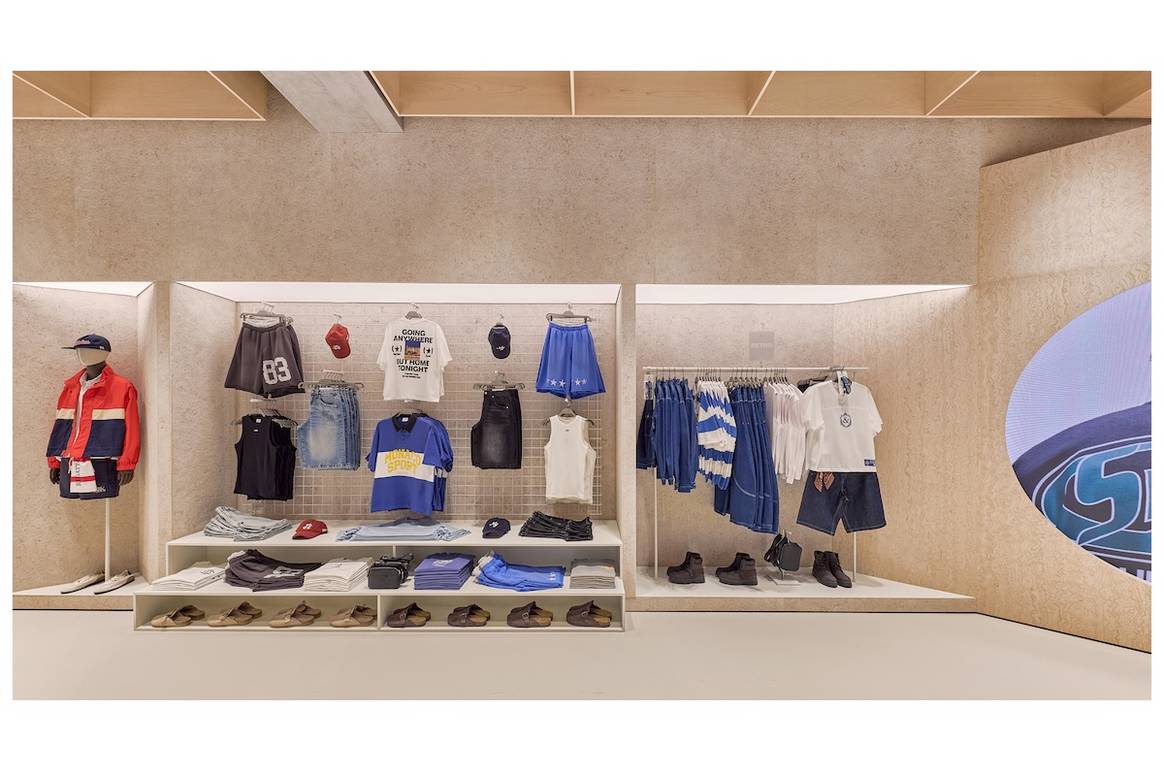 Tienda de Bershka en el centro comercial Aventura Mall de Miami, Florida (Estados Unidos).