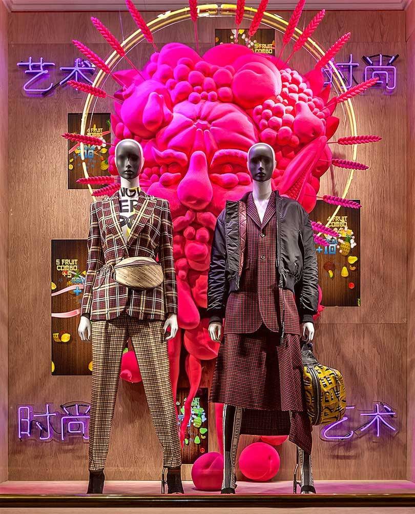 Art Meets Fashion: ДЛТ оформил витрины по мотивам картин Пикассо, Матисса и Баскии