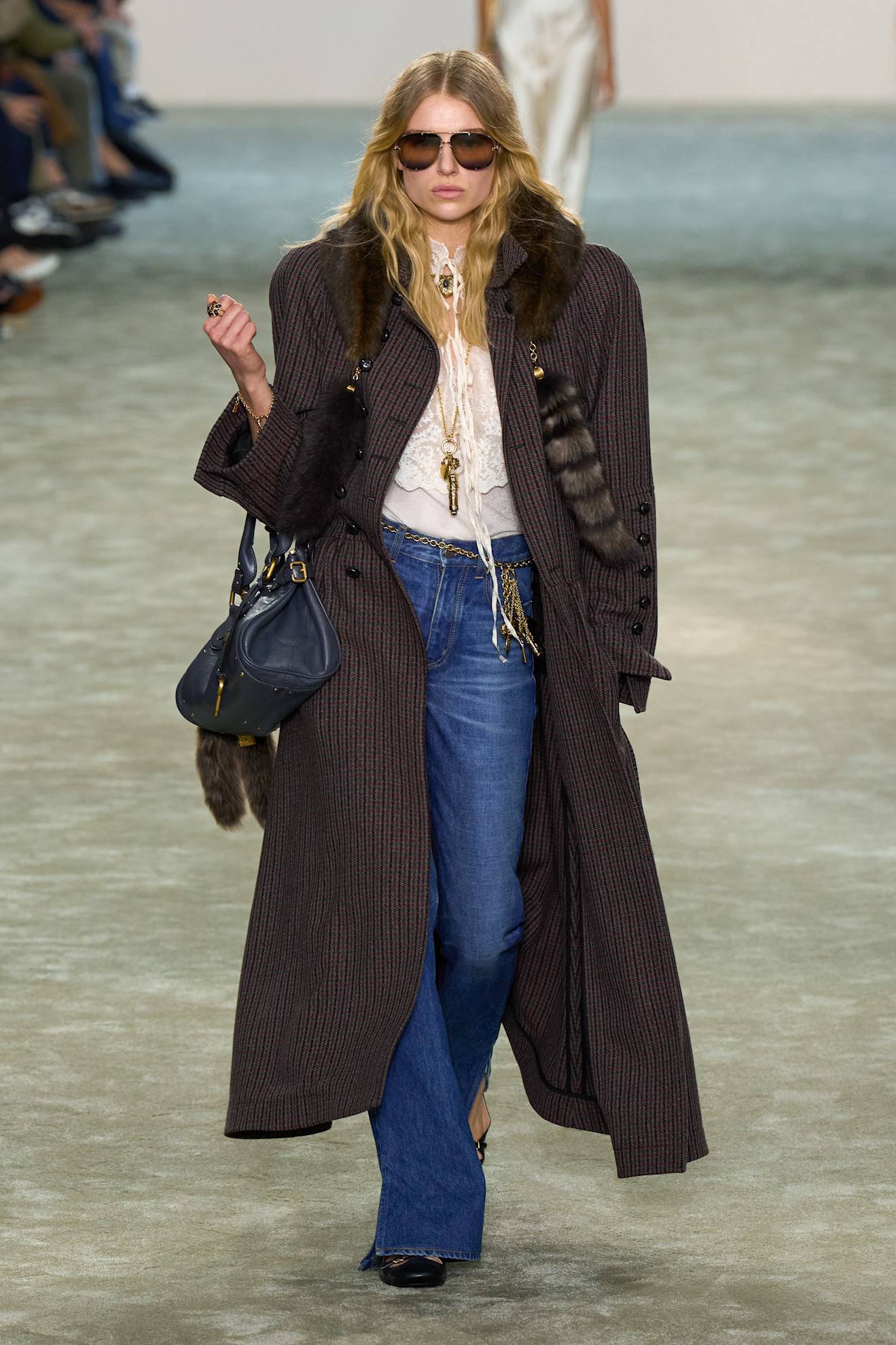 Chloé FW25 RTW - Worldwide Fashion Design Lookbook