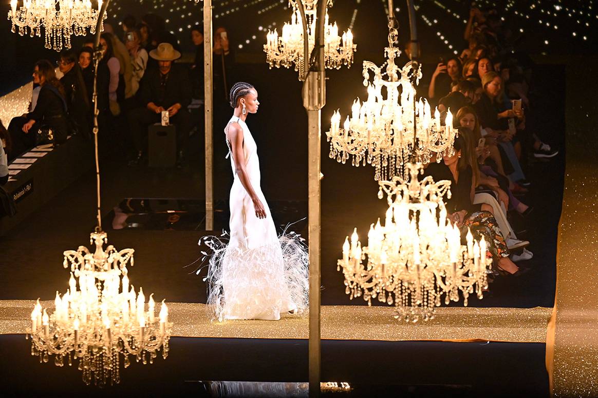 Desfile de Isabel Sanchis durante la 81ª edición de MBFW Madrid de febrero de 2025.