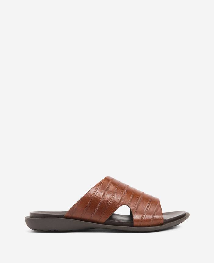 | Sand-Y Beach Textured Leather Slide Sandal | Kenneth Cole