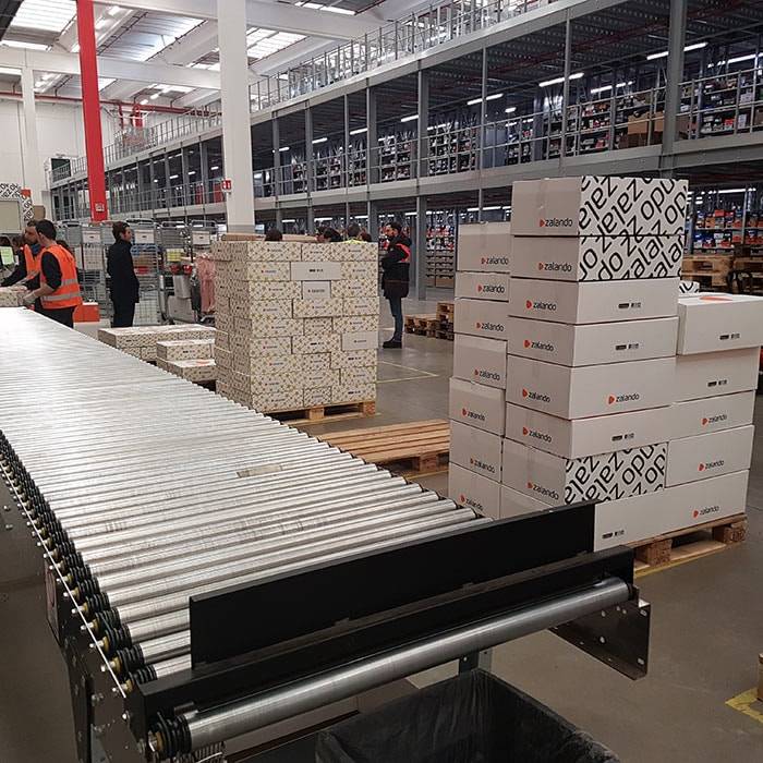 Il magazzino Zalando di Pavia impiega soprattutto donne
