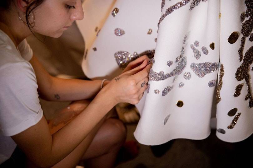 En imágenes: Swarovski colabora con Viktor & Rolf en su 25 aniversario